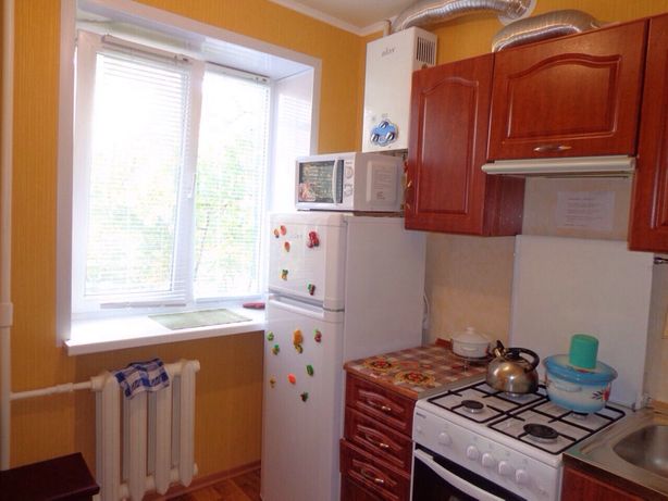 Rent an apartment in Makiivka per 3000 uah. 