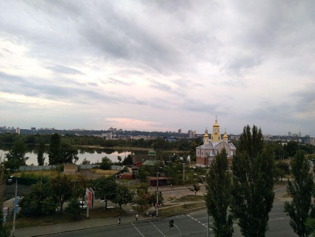 Rent an apartment in Kyiv on the St. Malynovskoho Marshala 13 per 14500 uah. 