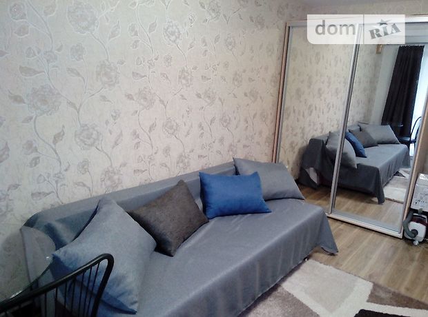 Rent an apartment in Zaporizhzhia on the lane Malyi 159а per 6000 uah. 