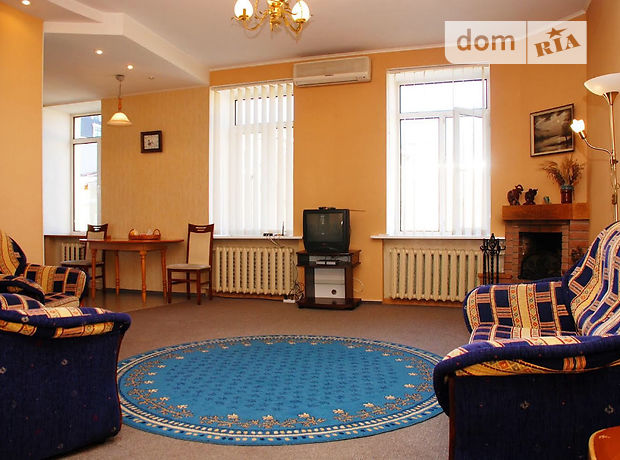 Rent daily an apartment in Kyiv on the St. Saksahanskoho per 800 uah. 