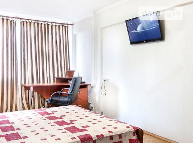 Rent daily an apartment in Kyiv on the St. Velyka Vasylkivska per 899 uah. 