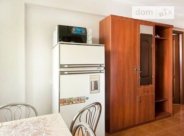 Rent daily an apartment in Kyiv on the St. Velyka Vasylkivska per 899 uah. 