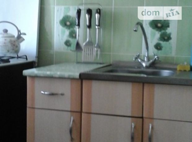 Rent daily an apartment in Kyiv on the St. Miliutenka 28 per 370 uah. 