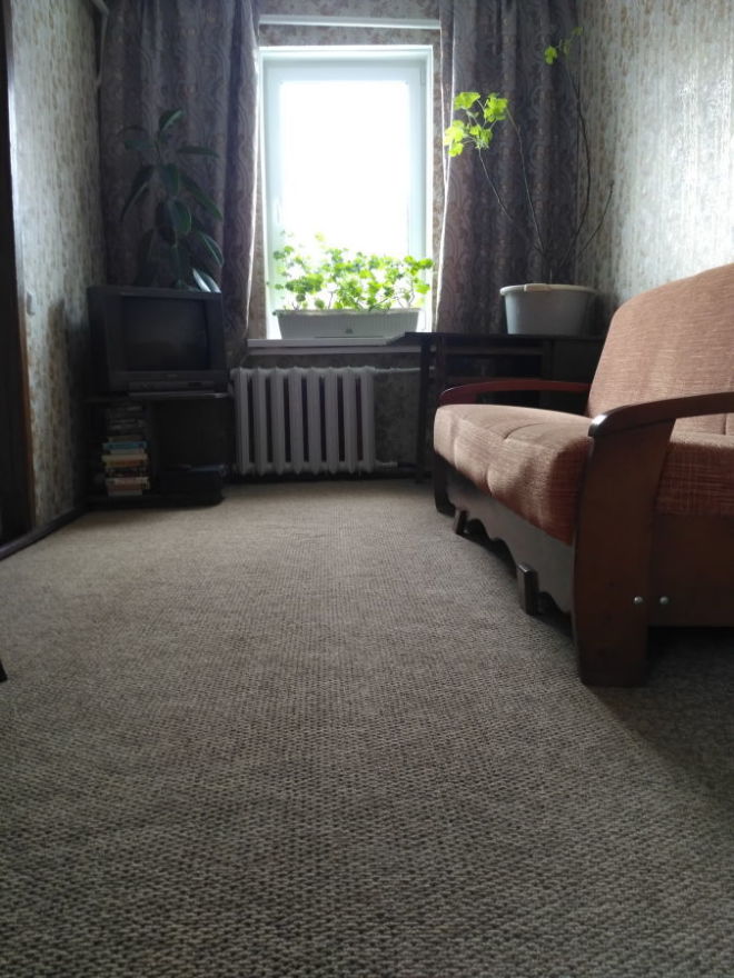 Rent daily an apartment in Kyiv on the St. Vyshneva (Zhuliany) per 450 uah. 