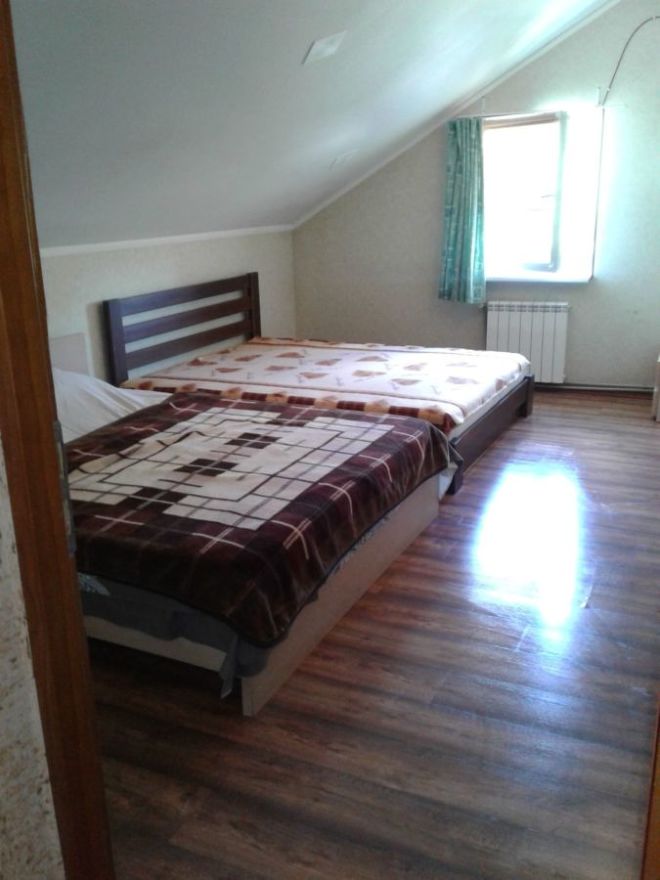 Rent daily a house in Kyiv on the St. Stetsenka 30 per 1900 uah. 