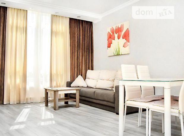 Rent daily an apartment in Odesa on the St. Henuezka per 900 uah. 