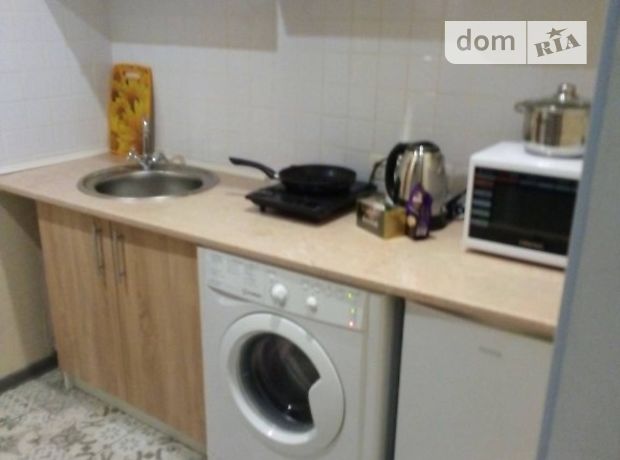 Rent daily an apartment in Dnipro on the Avenue Haharina 76 per 500 uah. 
