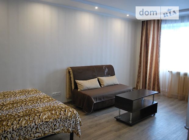 Rent daily an apartment in Dnipro on the Avenue Oleksandra Polia 127 per 550 uah. 