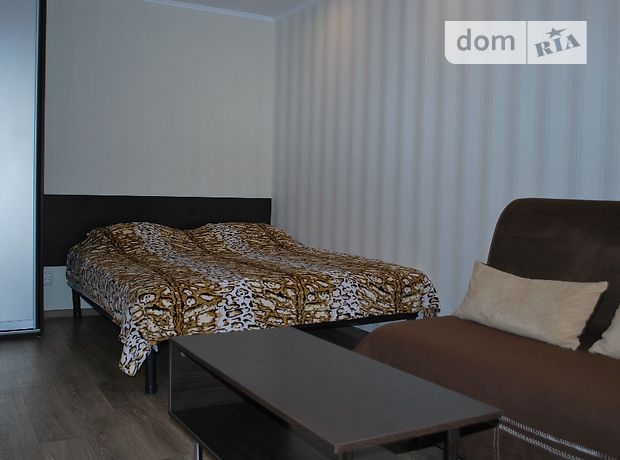 Зняти подобово квартиру в Дніпрі на просп. Олександра Поля 127 за 550 грн. 