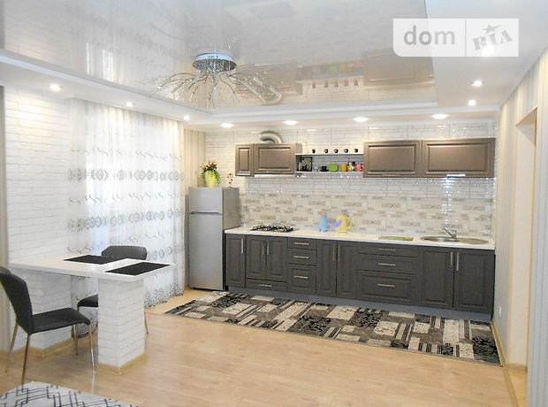 Rent daily an apartment in Vinnytsia on the St. Keletska 99б per 600 uah. 