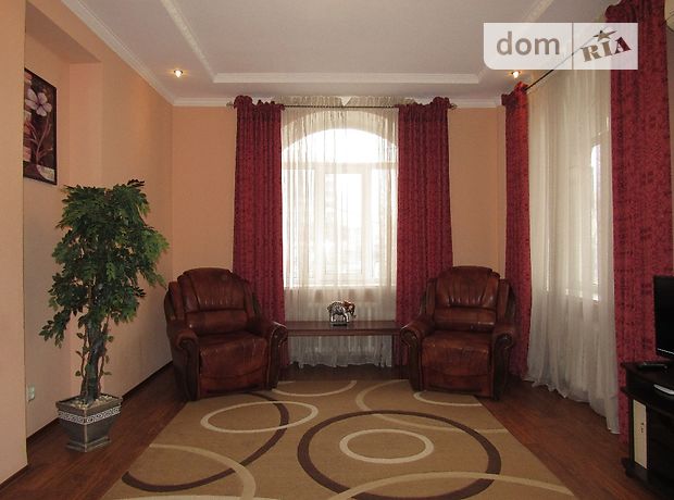 Rent daily an apartment in Vinnytsia on the Avenue Kotsiubynskoho per 450 uah. 