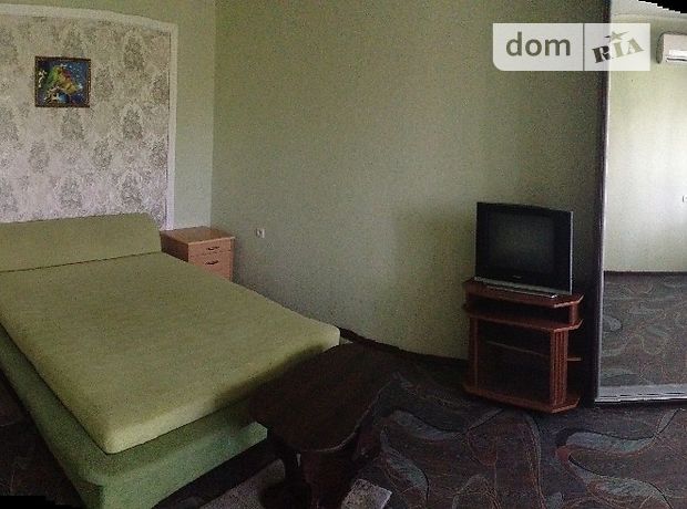 Rent daily an apartment in Cherkasy on the St. Smilianska 121 per 300 uah. 