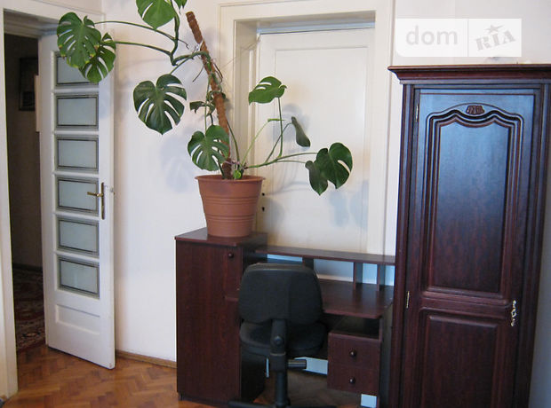 Зняти подобово квартиру в Чернівцях на Соборна площа за 400 грн. 
