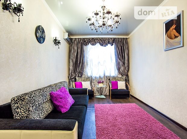 Rent daily an apartment in Mykolaiv on the St. Lyahina per 650 uah. 