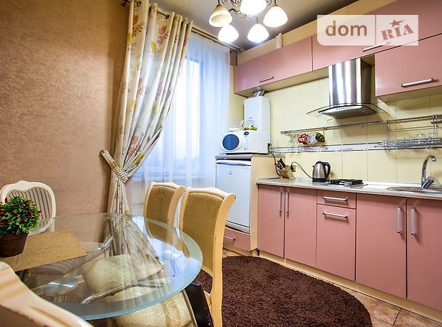 Rent daily an apartment in Mykolaiv on the St. Lyahina per 650 uah. 