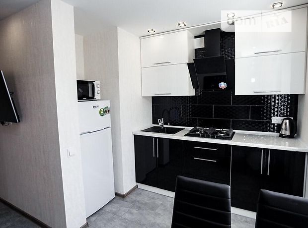 Rent daily an apartment in Chernihiv on the Avenue Myru per 550 uah. 