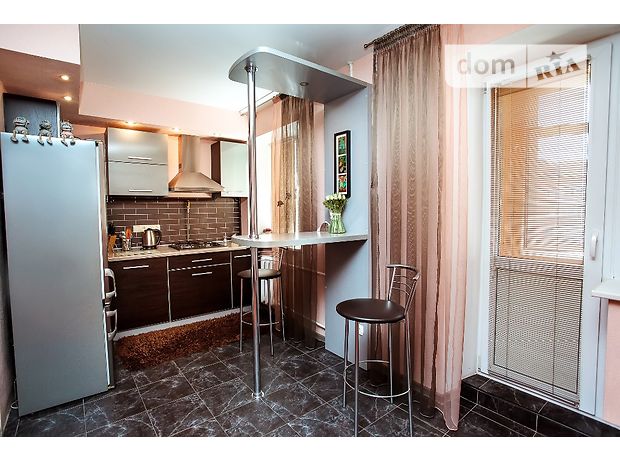 Снять посуточно квартиру в Чернигове на проспект Мира 35а за 450 грн. 