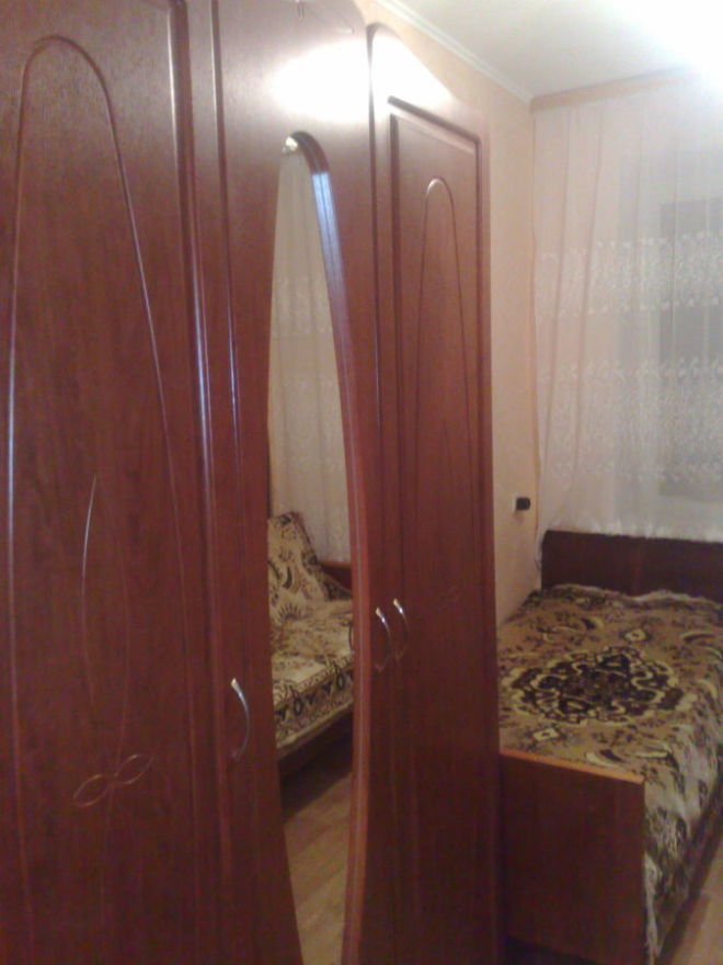 Rent daily a room in Vinnytsia on the Avenue Yunosti 27 per 100 uah. 