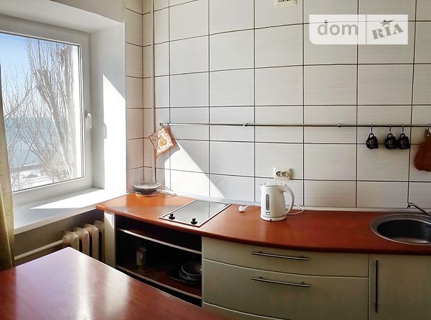 Зняти подобово квартиру в Бердянську на вул. Горького 45 за 350 грн. 