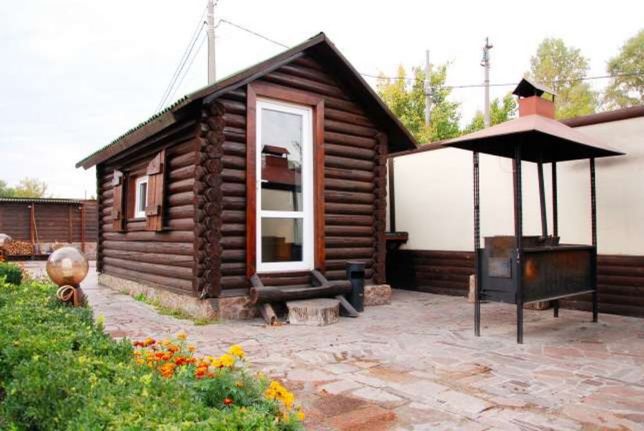 Зняти подобово будинок в Києві в Деснянському районі за 4000 грн. 