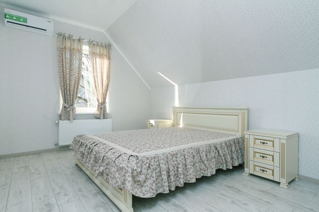 Зняти подобово будинок в Києві на пров. Затишний 2 за 2800 грн. 
