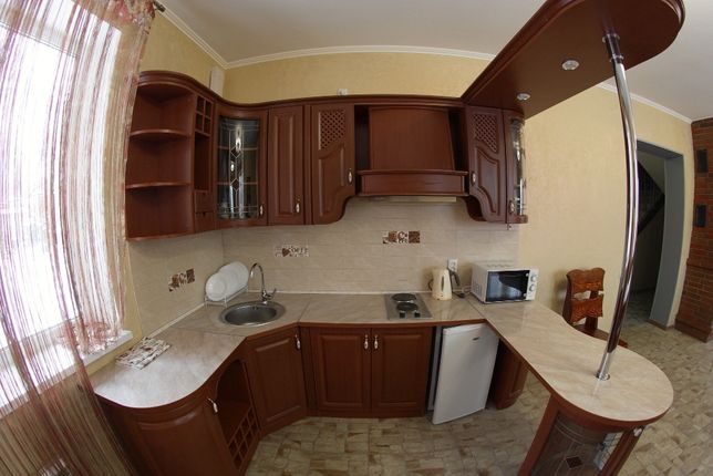 Rent daily a house in Kharkiv on the Avenue Haharina 24 per 1500 uah. 