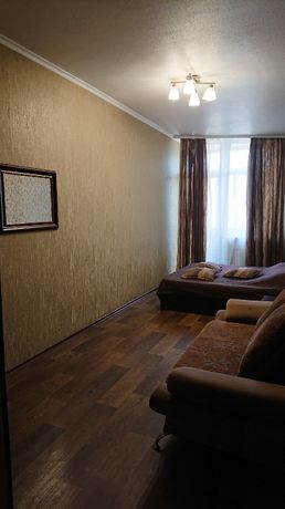 Зняти подобово будинок в Харкові на вул. Басейна 2 за 3300 грн. 