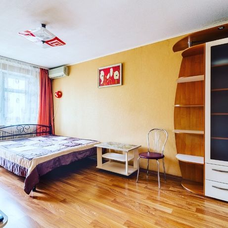 Rent daily an apartment in Dnipro on the Avenue Oleksandra Polia per 550 uah. 