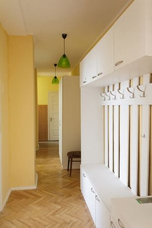 Rent daily a room in Lviv on the Avenue V‘iacheslava Chornovola 1 per 600 uah. 