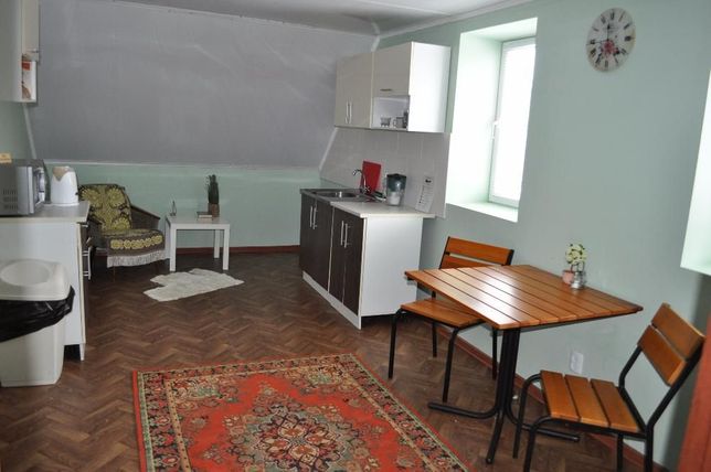 Rent daily a room in Vinnytsia on the St. Vsevoloda Sementsia 6 per 150 uah. 