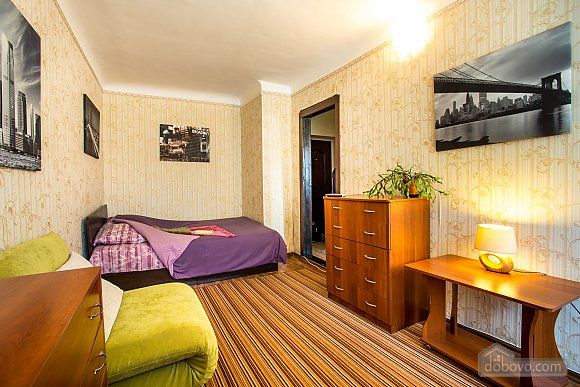 Rent daily an apartment in Kherson on the Svobody square per 550 uah. 