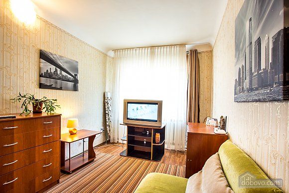 Rent daily an apartment in Kherson on the Svobody square per 550 uah. 