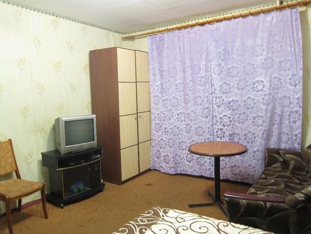Rent daily an apartment in Cherkasy on the lane Sedova 300 per 300 uah. 