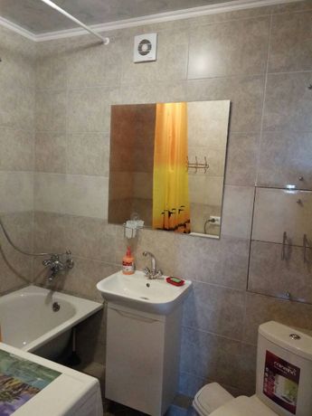 Rent daily an apartment in Khmelnytskyi on the St. Khmelnytskoho Bohdana 38 per 450 uah. 