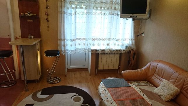 Rent daily an apartment in Zhytomyr on the Peremohy square per 370 uah. 