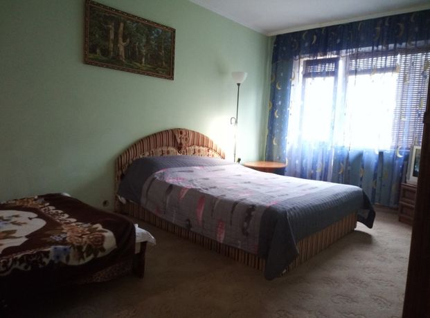 Rent daily an apartment in Chernivtsi on the St. Tykha per 450 uah. 