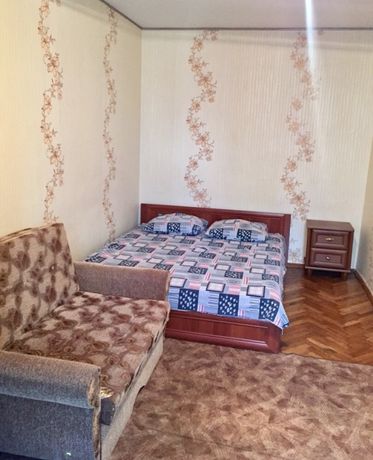 Rent daily an apartment in Kyiv on the St. Akademika Romodanova 2 per 550 uah. 