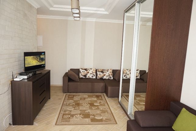 Rent daily an apartment in Kyiv on the St. Arefieva Kostiantyna per 300 uah. 