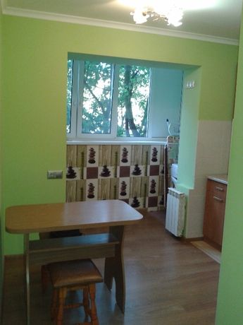 Rent daily an apartment in Kyiv on the St. Bratyslavska 34 per 550 uah. 