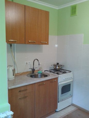 Rent daily an apartment in Kyiv on the St. Bratyslavska 34 per 550 uah. 