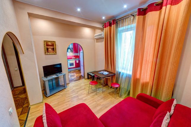 Rent daily an apartment in Kyiv on the St. Antonovycha 169 per 900 uah. 