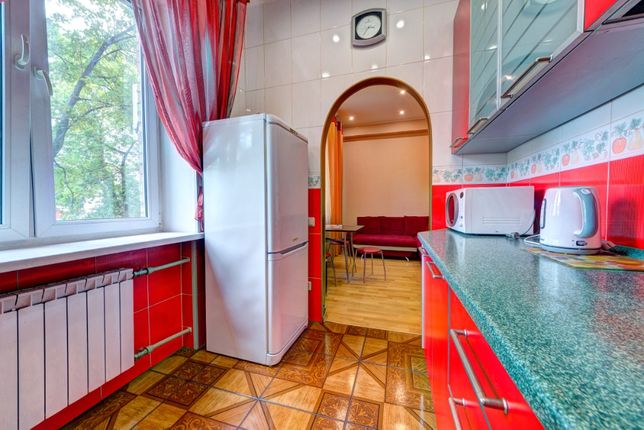 Rent daily an apartment in Kyiv on the St. Antonovycha 169 per 900 uah. 