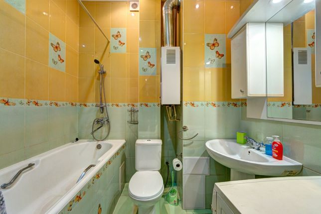 Rent daily an apartment in Kyiv on the St. Antonovycha 169 per 900 uah. 