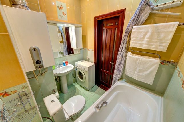 Rent daily an apartment in Kyiv on the St. Antonovycha 169 per 900 uah. 