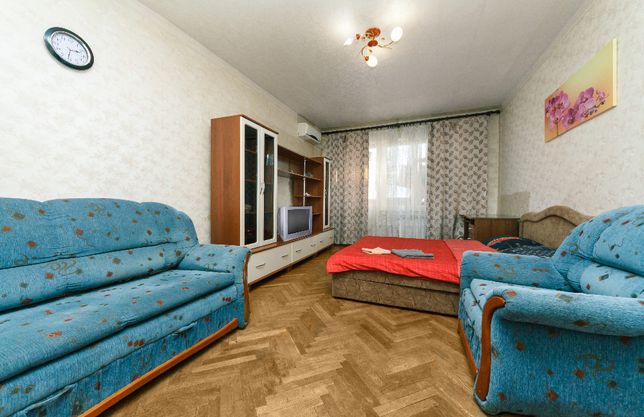 Rent daily an apartment in Kyiv on the St. Mytropolyta Andreia Sheptytskoho per 600 uah. 