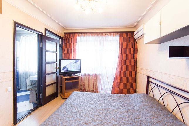 Rent daily an apartment in Kharkiv on the St. Lermontovska 38 per 400 uah. 