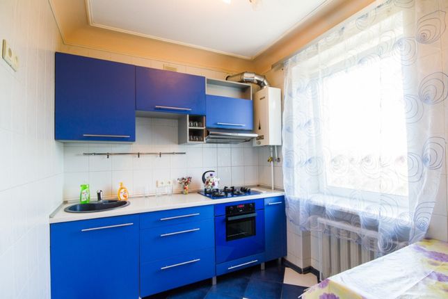 Rent daily an apartment in Kharkiv on the St. Lermontovska 38 per 400 uah. 