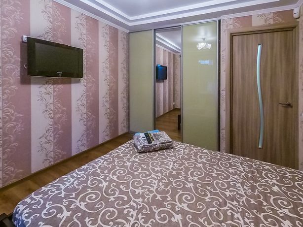 Rent daily an apartment in Kyiv on the St. Obolonska 18000 per 630 uah. 