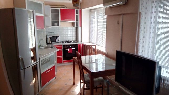 Rent daily an apartment in Kyiv on the St. Shuliavska 500 per 500 uah. 