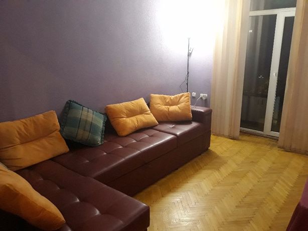 Rent daily an apartment in Kharkiv on the St. Lyudviha Svobody 11/13 per 699 uah. 